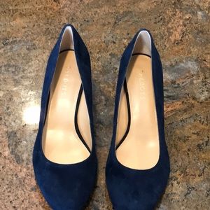 Talbot’s brand blue suede black heels